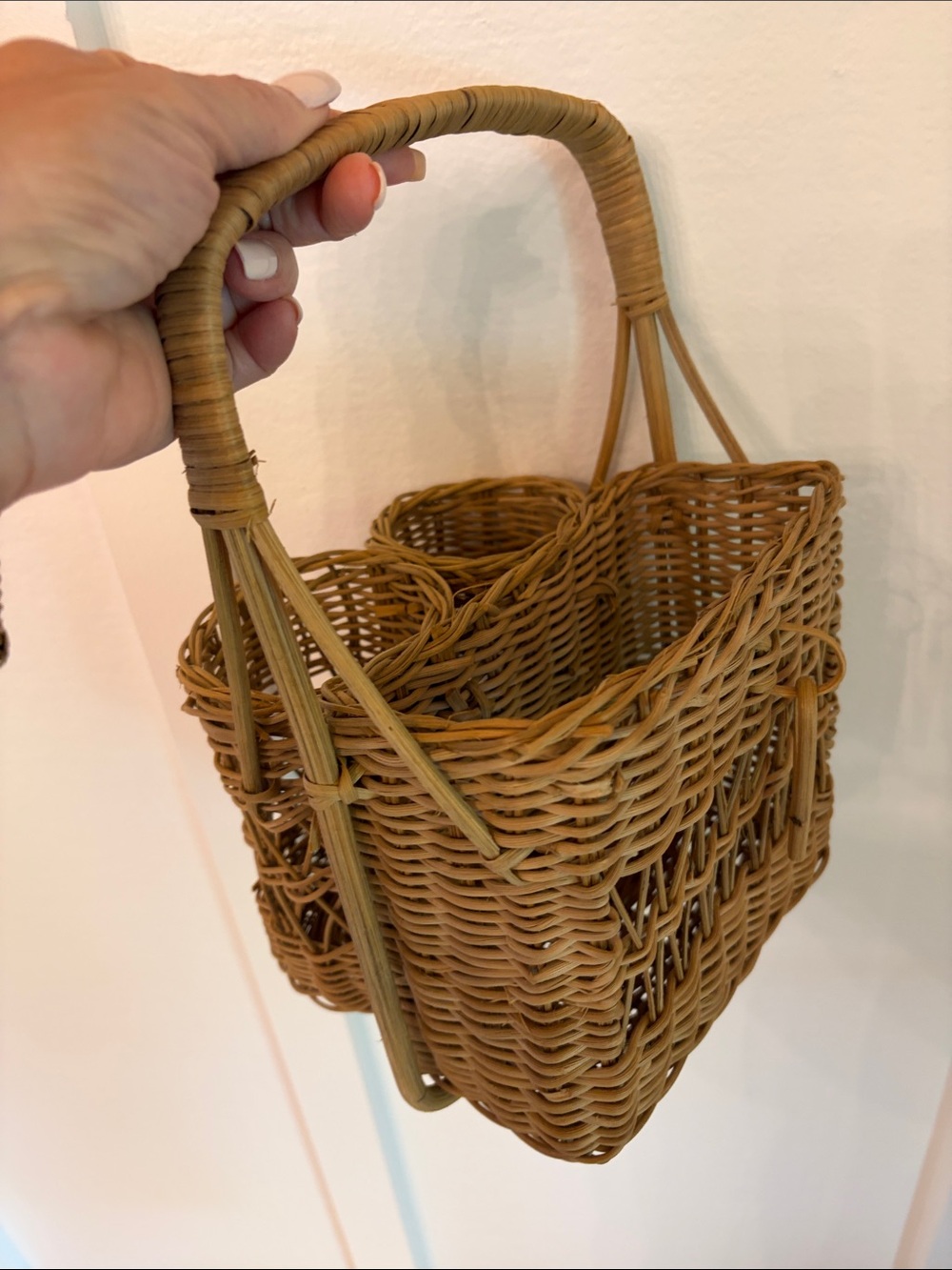 🤎VINTAGE 🤎Woven Rattan utensil caddy in Light Brown